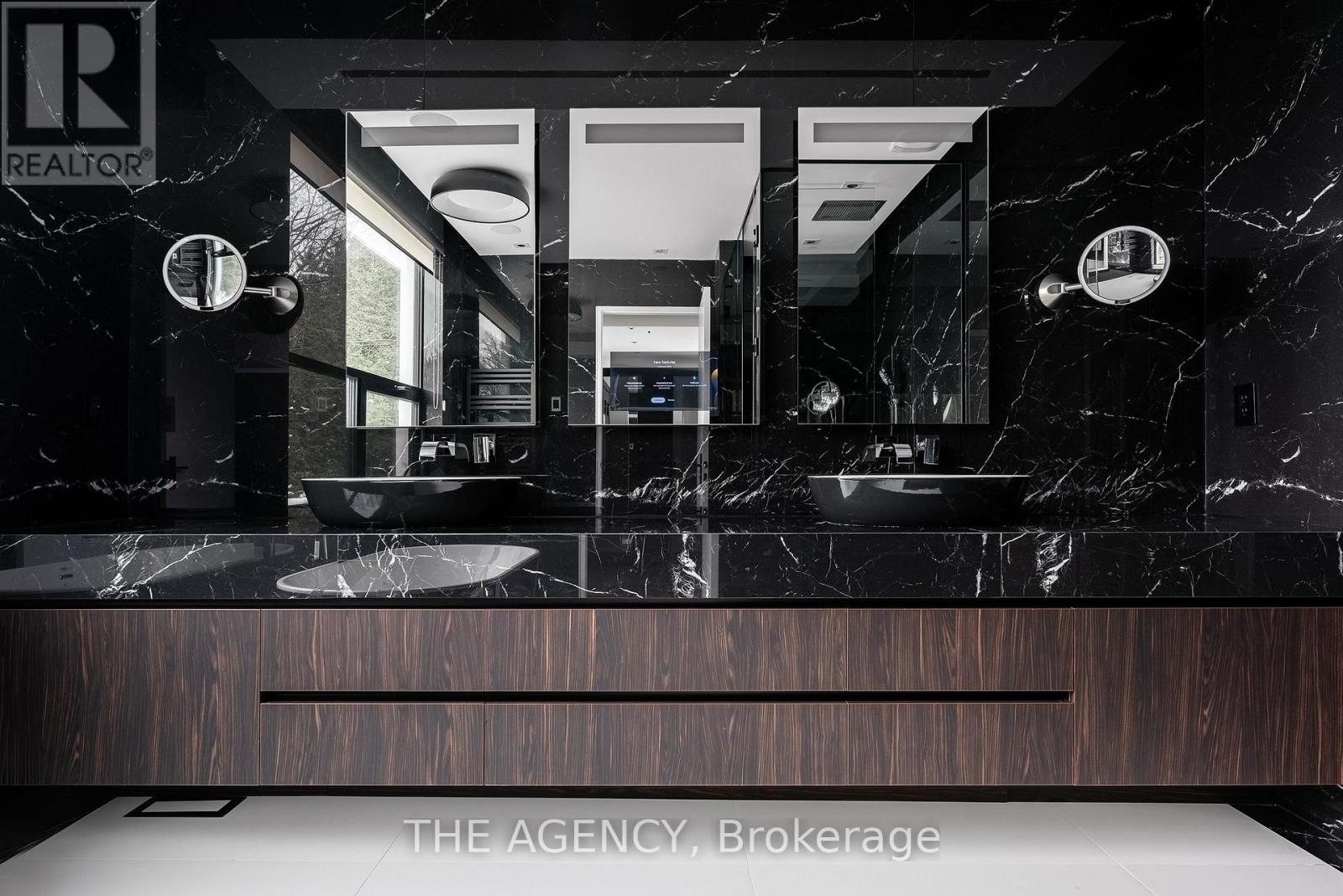 2048 Ardleigh Road, Oakville (Fd Ford), Ontario  L6J 4W8 - Photo 28 - W12239192