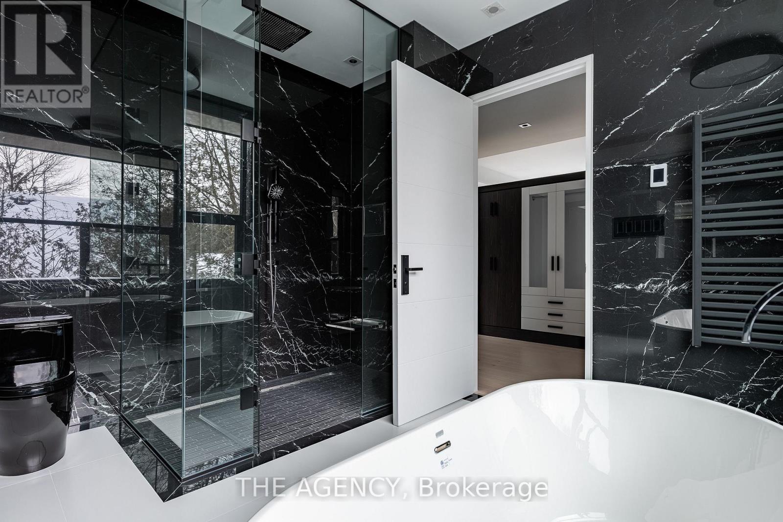 2048 Ardleigh Road, Oakville (Fd Ford), Ontario  L6J 4W8 - Photo 26 - W12239192