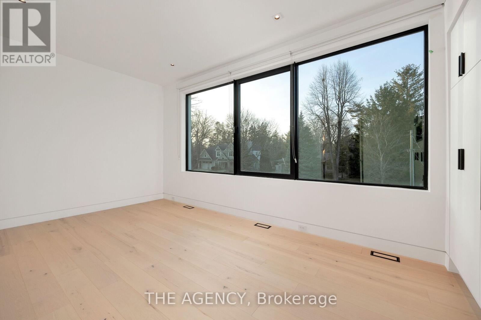 2048 Ardleigh Road, Oakville (Fd Ford), Ontario  L6J 4W8 - Photo 31 - W12239192