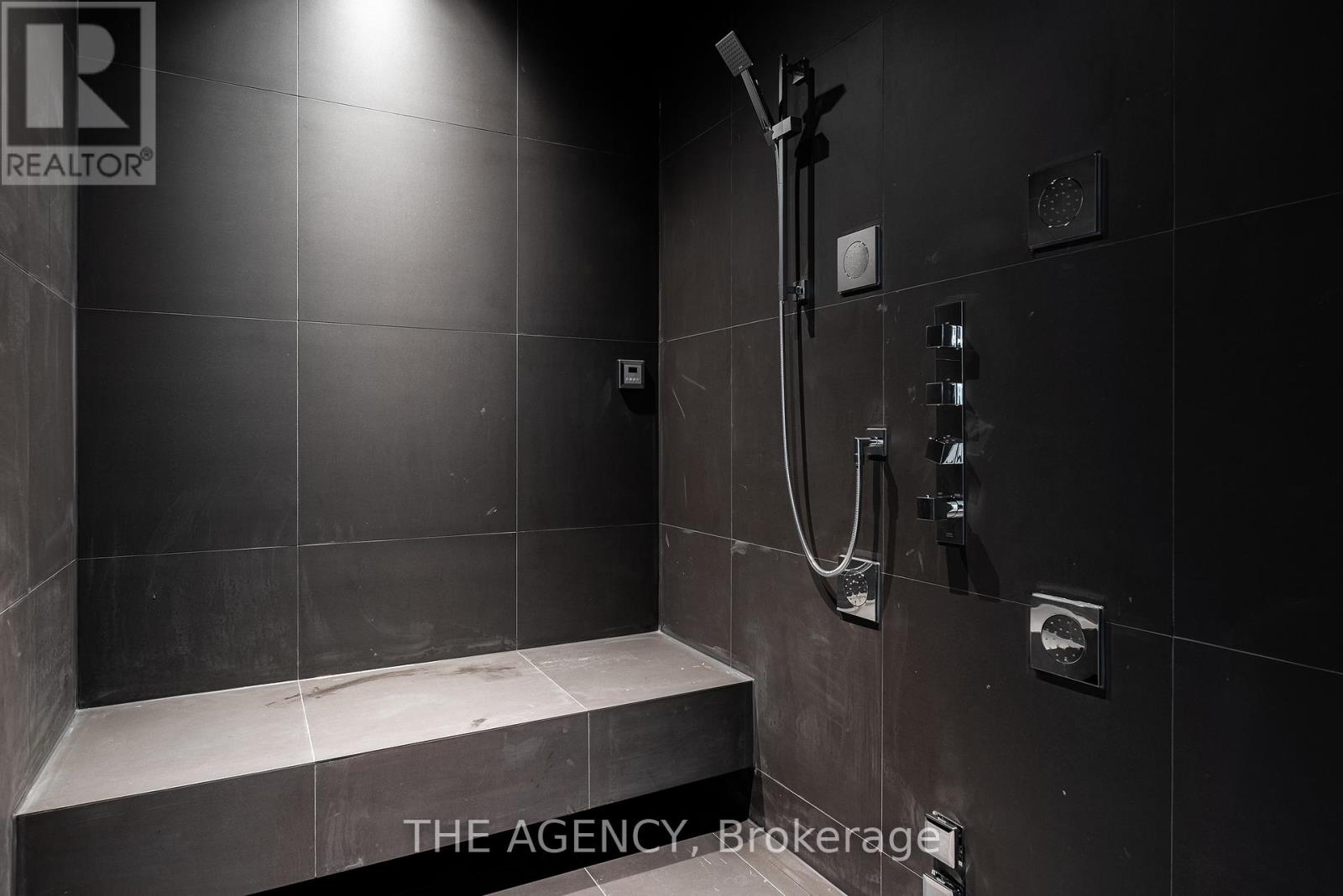 2048 Ardleigh Road, Oakville (Fd Ford), Ontario  L6J 4W8 - Photo 32 - W12239192