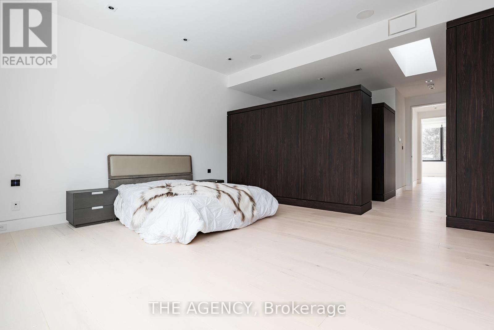 2048 Ardleigh Road, Oakville (Fd Ford), Ontario  L6J 4W8 - Photo 22 - W12239192