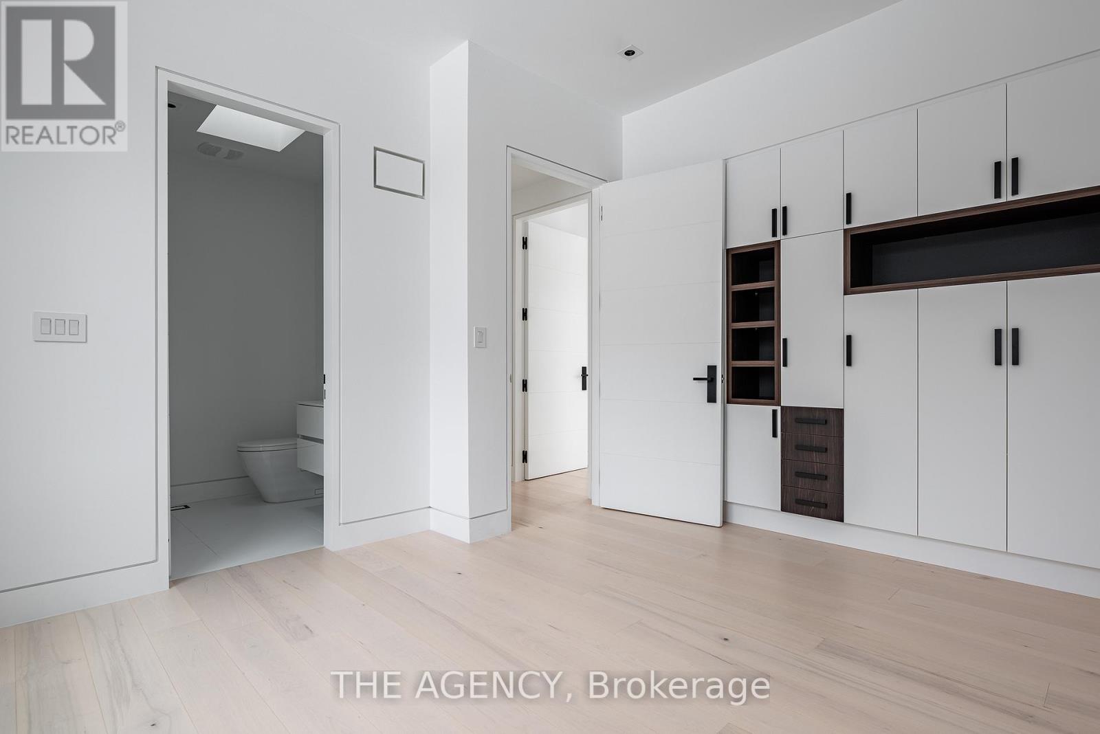 2048 Ardleigh Road, Oakville (Fd Ford), Ontario  L6J 4W8 - Photo 34 - W12239192