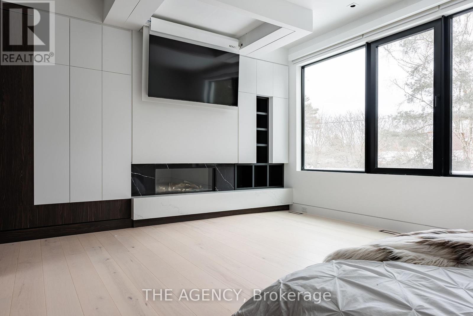 2048 Ardleigh Road, Oakville (Fd Ford), Ontario  L6J 4W8 - Photo 23 - W12239192