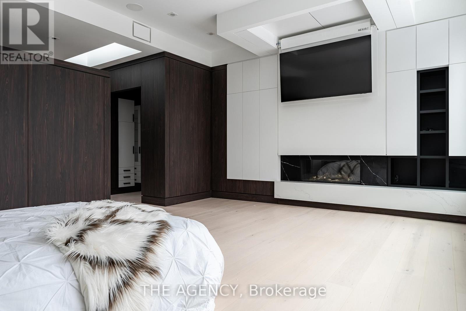 2048 Ardleigh Road, Oakville (Fd Ford), Ontario  L6J 4W8 - Photo 24 - W12239192