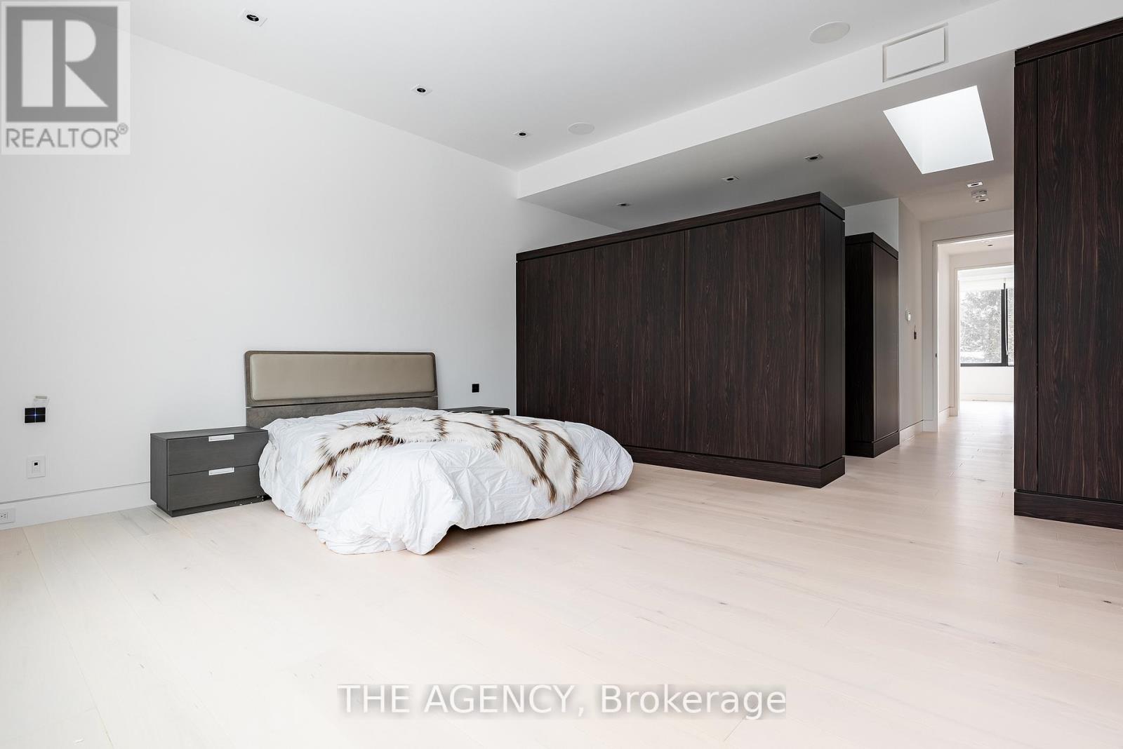 2048 Ardleigh Road, Oakville (Fd Ford), Ontario  L6J 4W8 - Photo 49 - W12239192