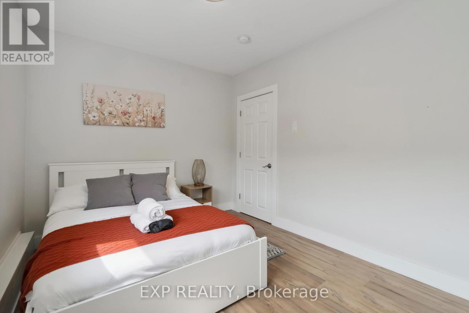 184 Murray Street, Ottawa, Ontario  K1N 5M8 - Photo 11 - X12242901