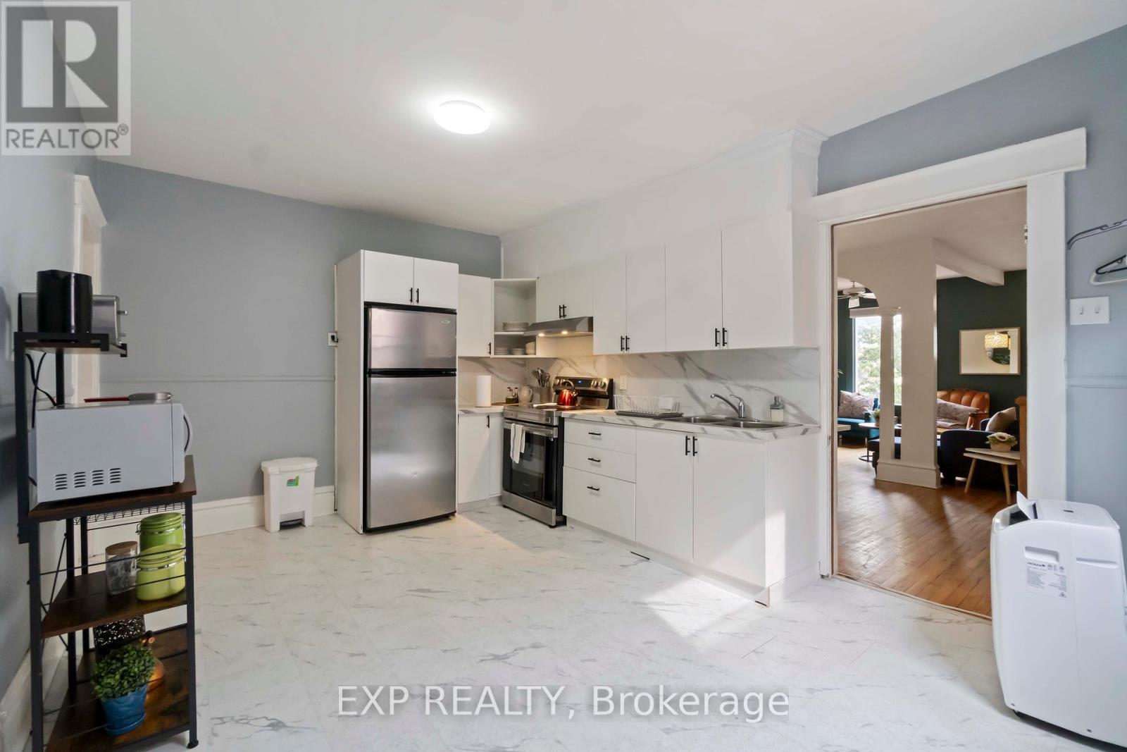 257 St Andrew Street, Ottawa, Ontario  K1N 5G8 - Photo 11 - X12242910