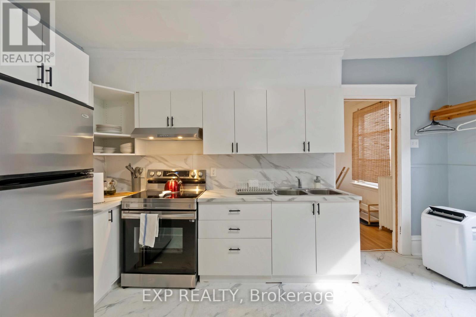 257 St Andrew Street, Ottawa, Ontario  K1N 5G8 - Photo 12 - X12242910
