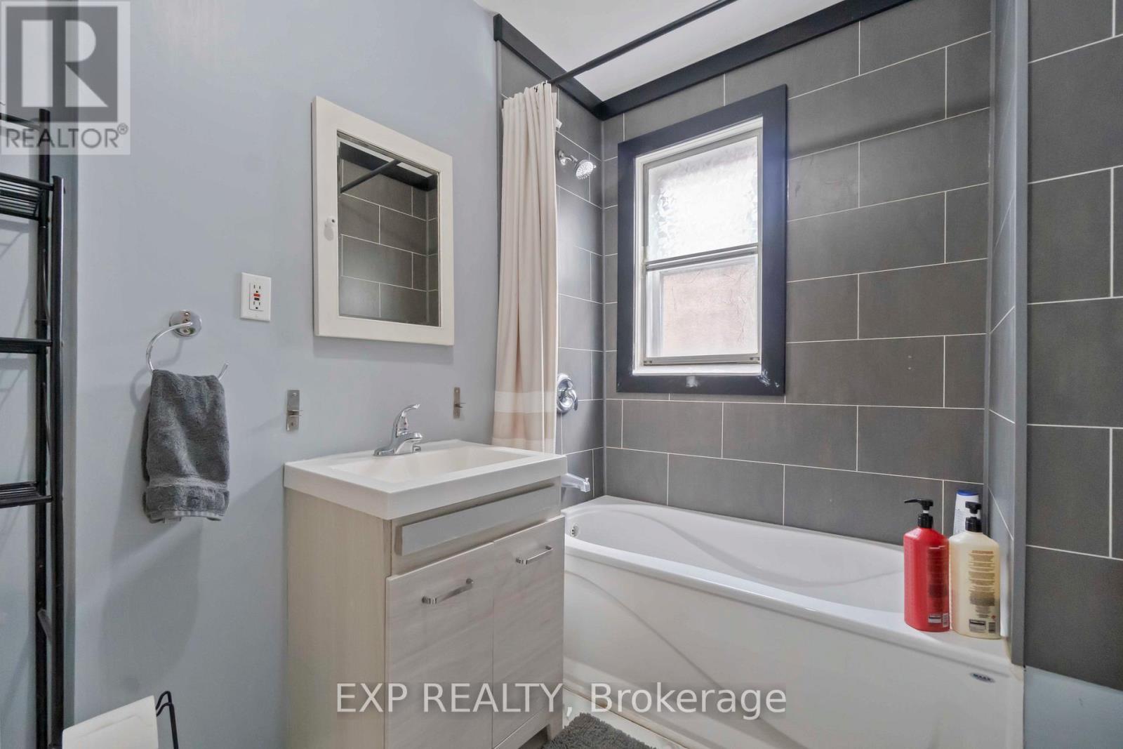 257 St Andrew Street, Ottawa, Ontario  K1N 5G8 - Photo 20 - X12242910
