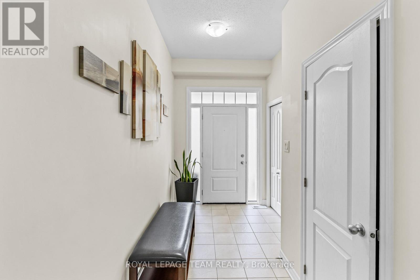 Property at 926 BUNCHBERRY WAY image 3
