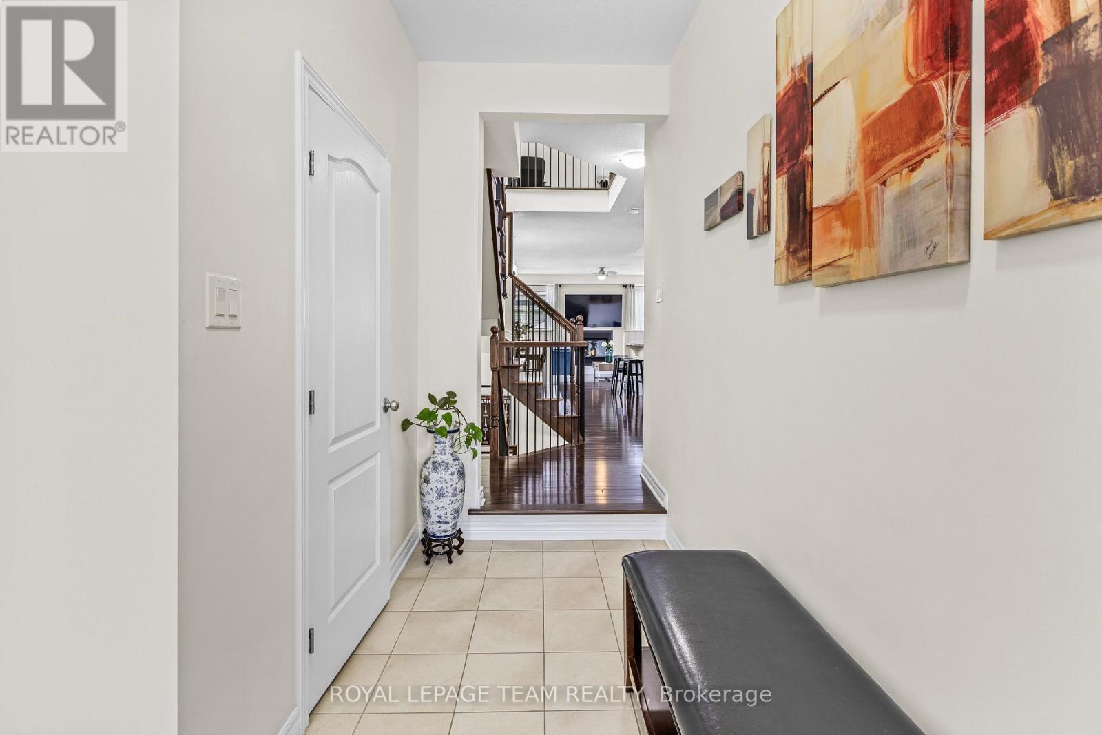 Property at 926 BUNCHBERRY WAY image 4