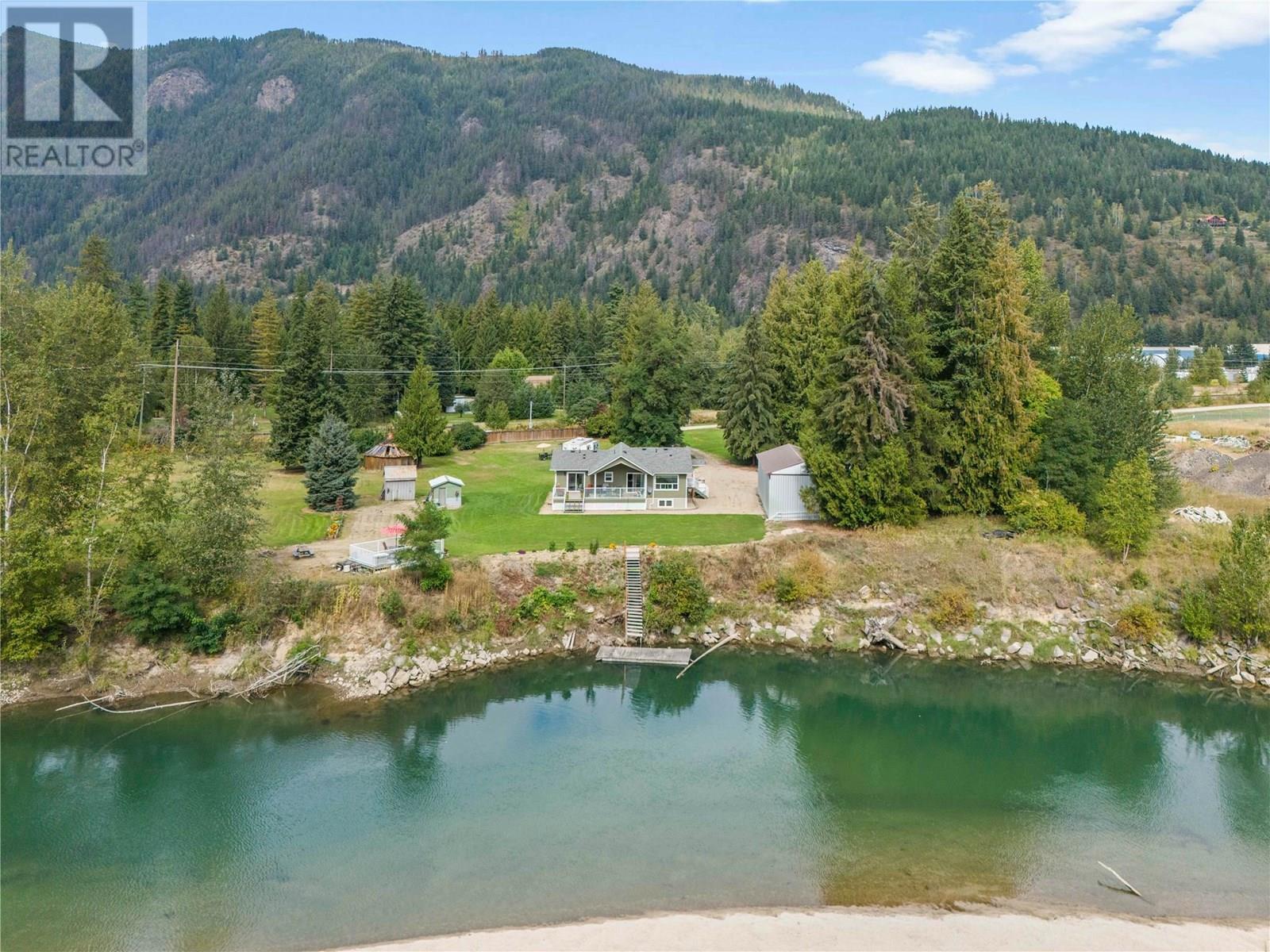 421 Hillier Road, Sicamous, British Columbia