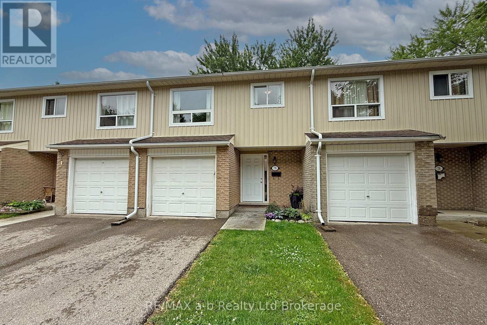 Property at 79 - 279 BLUEVALE STREET N image 1