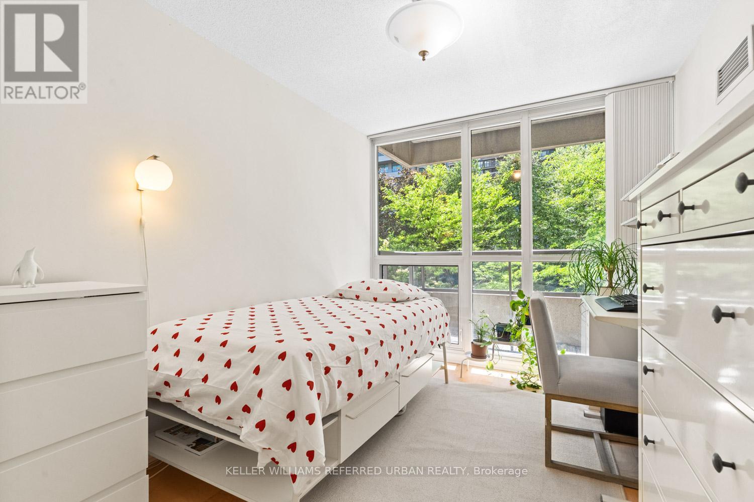 211 - 35 Hollywood Avenue, Toronto, Ontario  M2N 0A9 - Photo 24 - C12242968