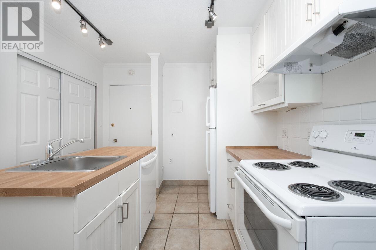Property at 108 1425 ESQUIMALT AVENUE image 5