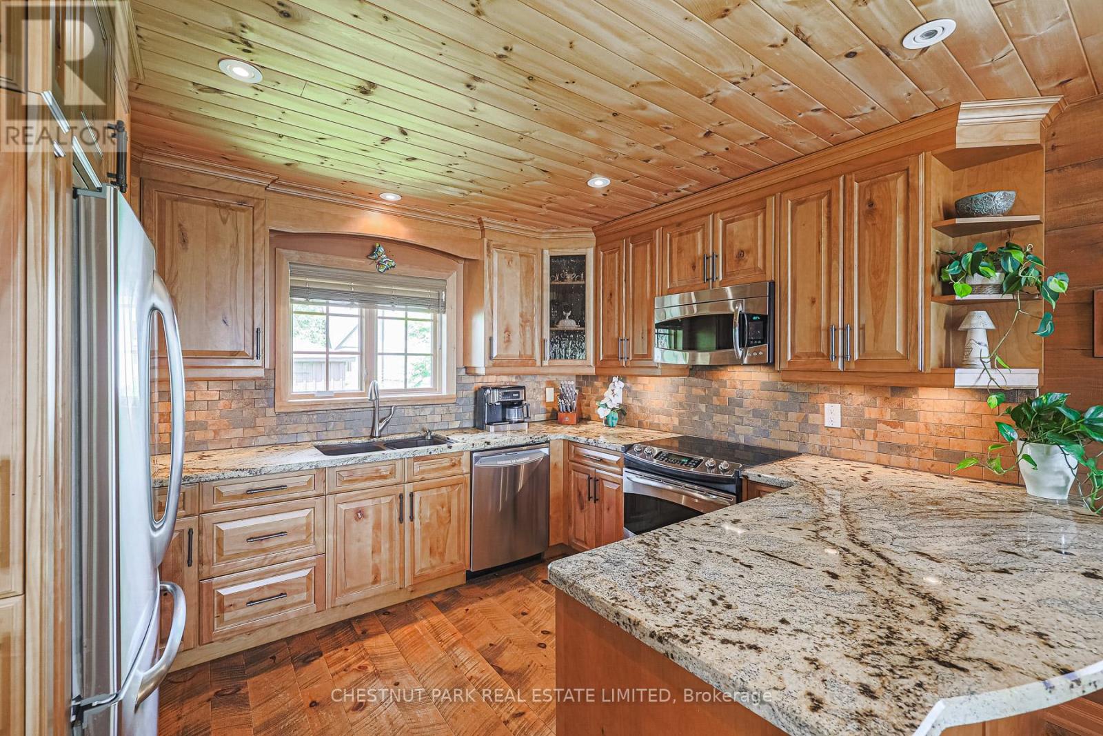 3531 Crescent Harbour Road, Innisfil, Ontario  L9S 2Y7 - Photo 10 - N12242986