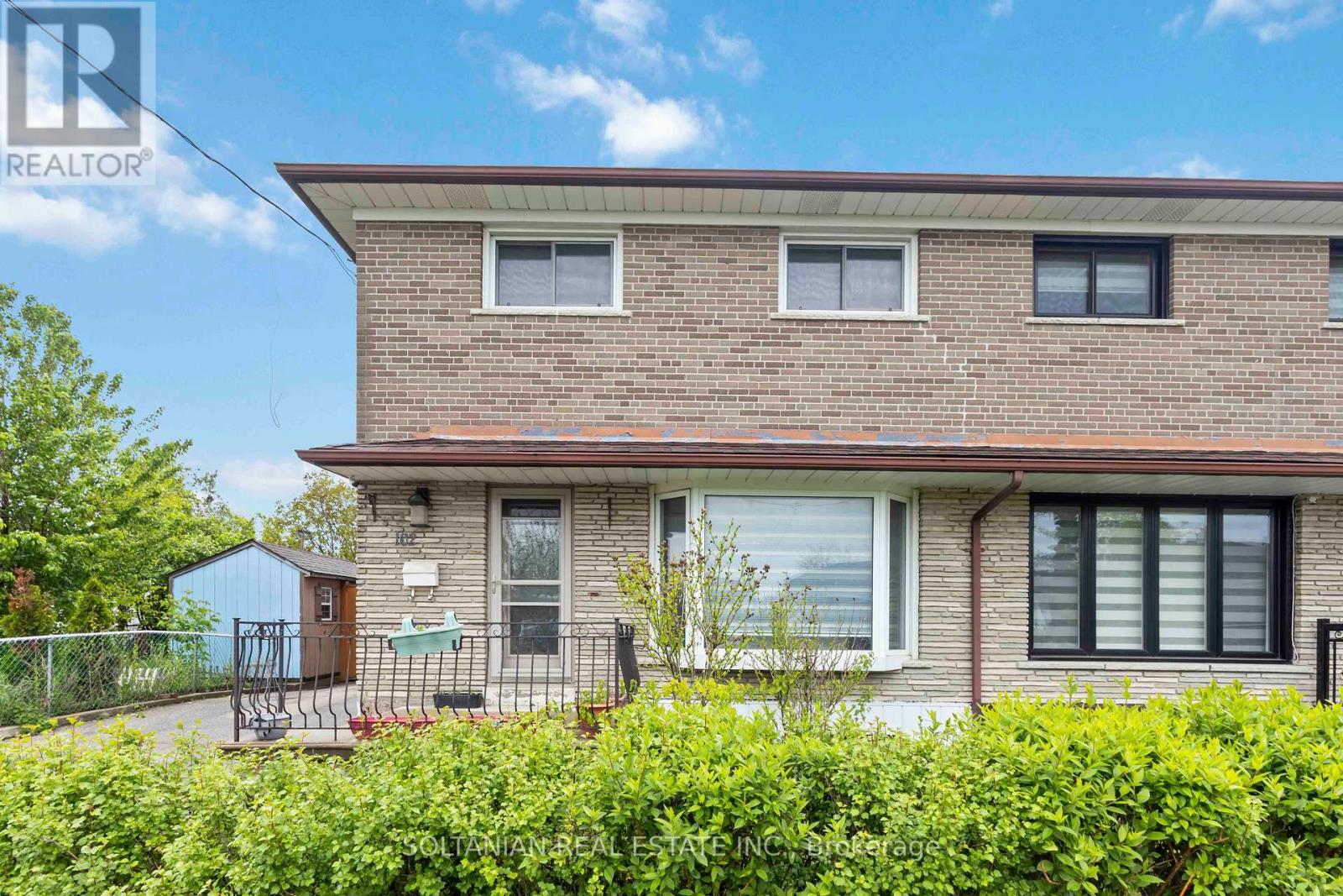 Property at 102 ELNATHAN CRESCENT image 2