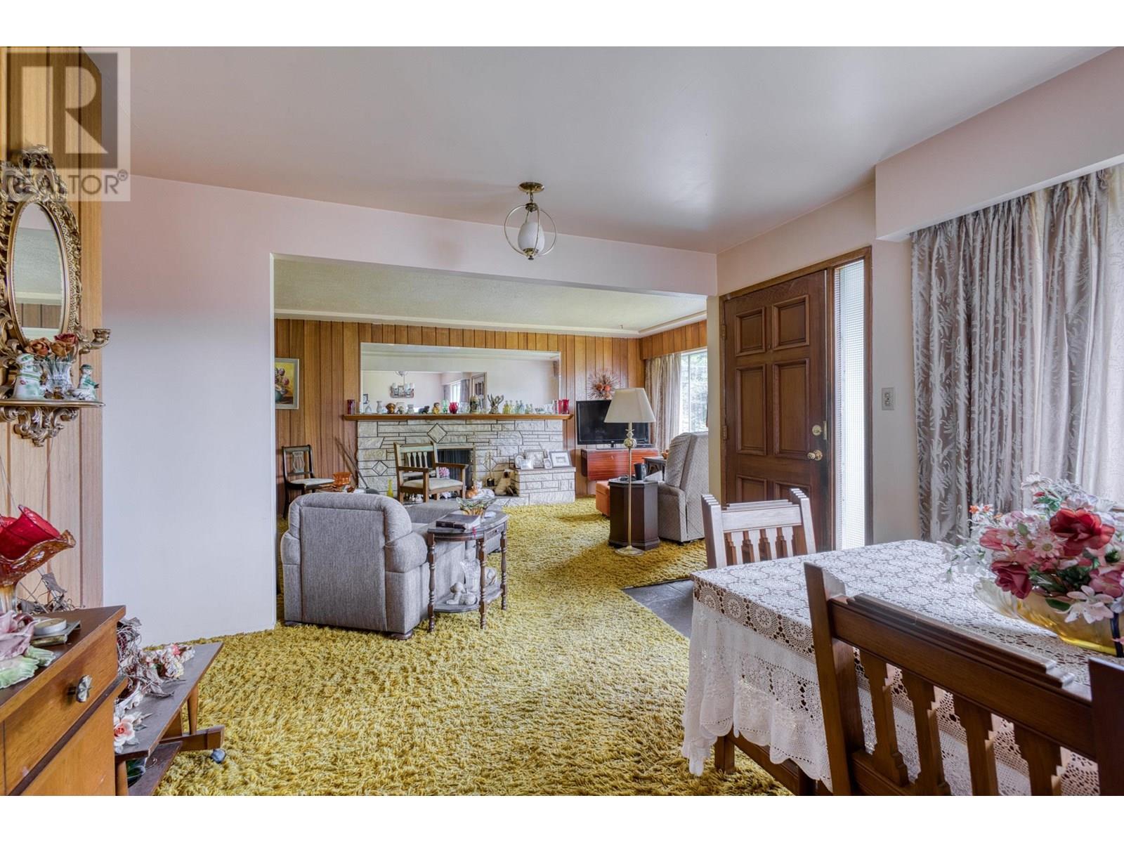 892 Macintosh Street, Coquitlam, British Columbia  V3J 4Z2 - Photo 6 - R3019506