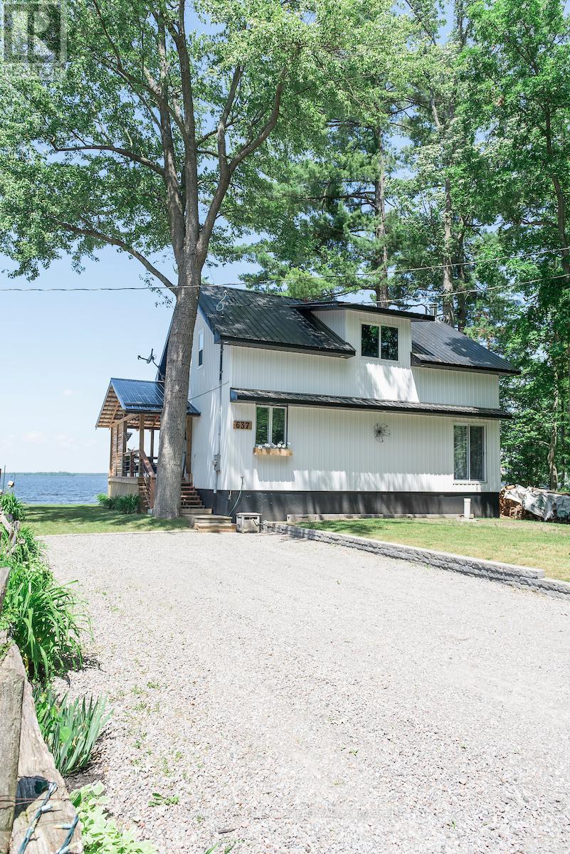 637 Mcewen Lane, Horton, Ontario  K7V 3Z8 - Photo 2 - X12243085