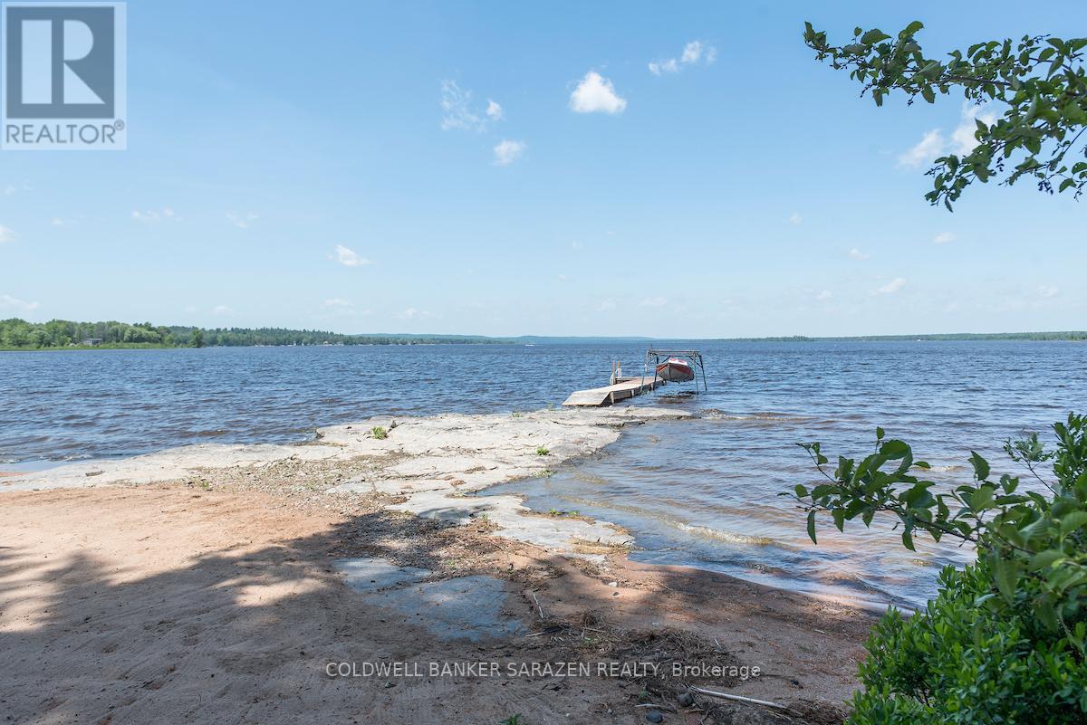 637 Mcewen Lane, Horton, Ontario  K7V 3Z8 - Photo 3 - X12243085