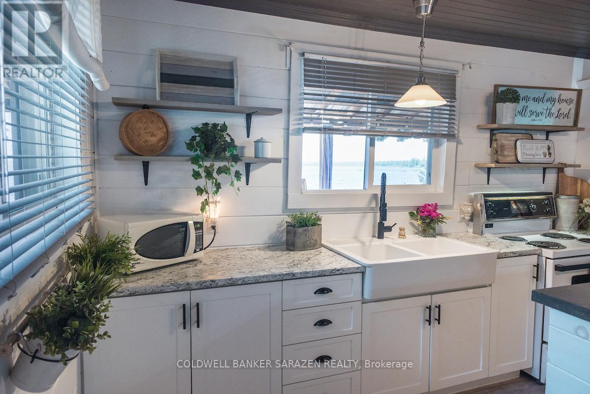 637 Mcewen Lane, Horton, Ontario  K7V 3Z8 - Photo 7 - X12243085