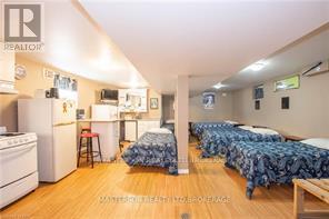 9268 Lundys Lane, Niagara Falls (Forestview), Ontario  L2H 0T5 - Photo 18 - X12243098