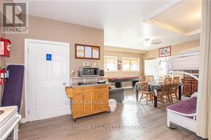 9268 Lundys Lane, Niagara Falls (Forestview), Ontario  L2H 0T5 - Photo 22 - X12243098