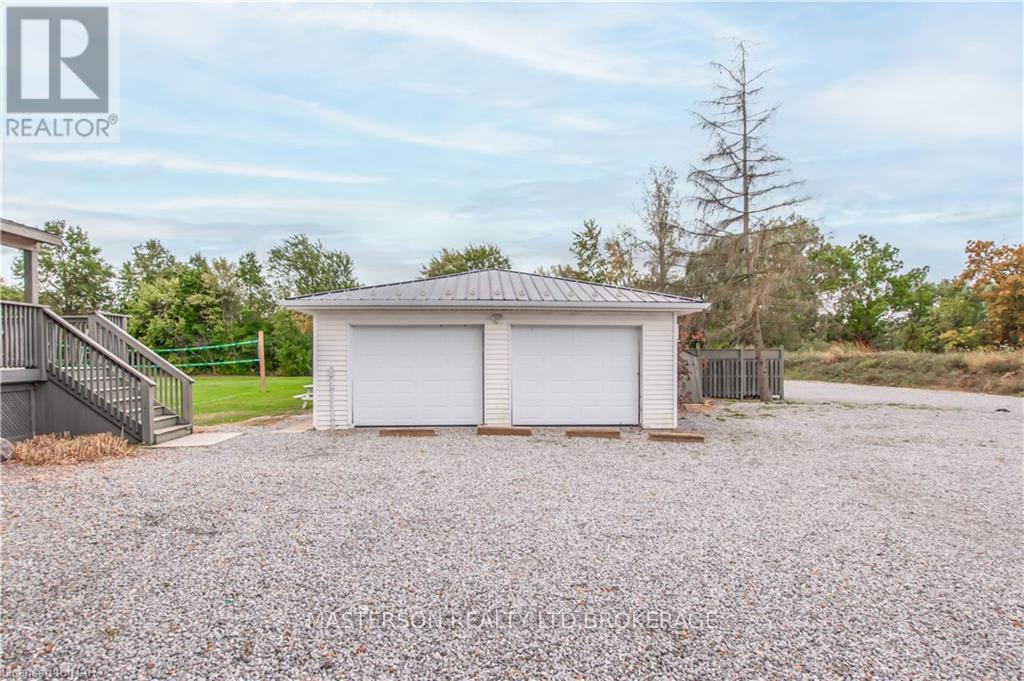 9268 Lundys Lane, Niagara Falls (Forestview), Ontario  L2H 0T5 - Photo 6 - X12243098