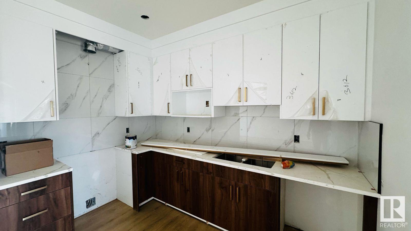 Property at 3612 39 AV image 2