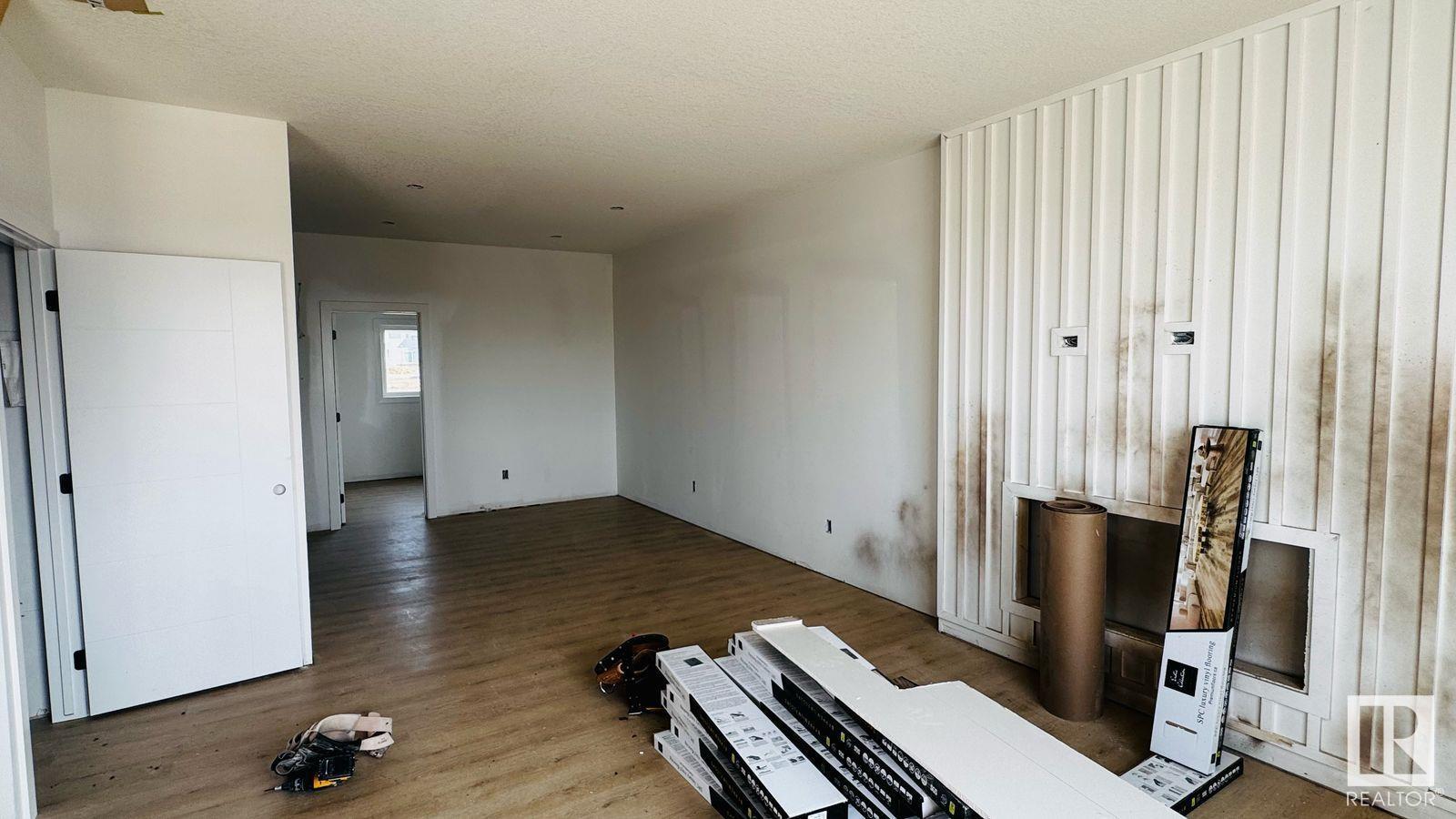 Property at 3612 39 AV image 3