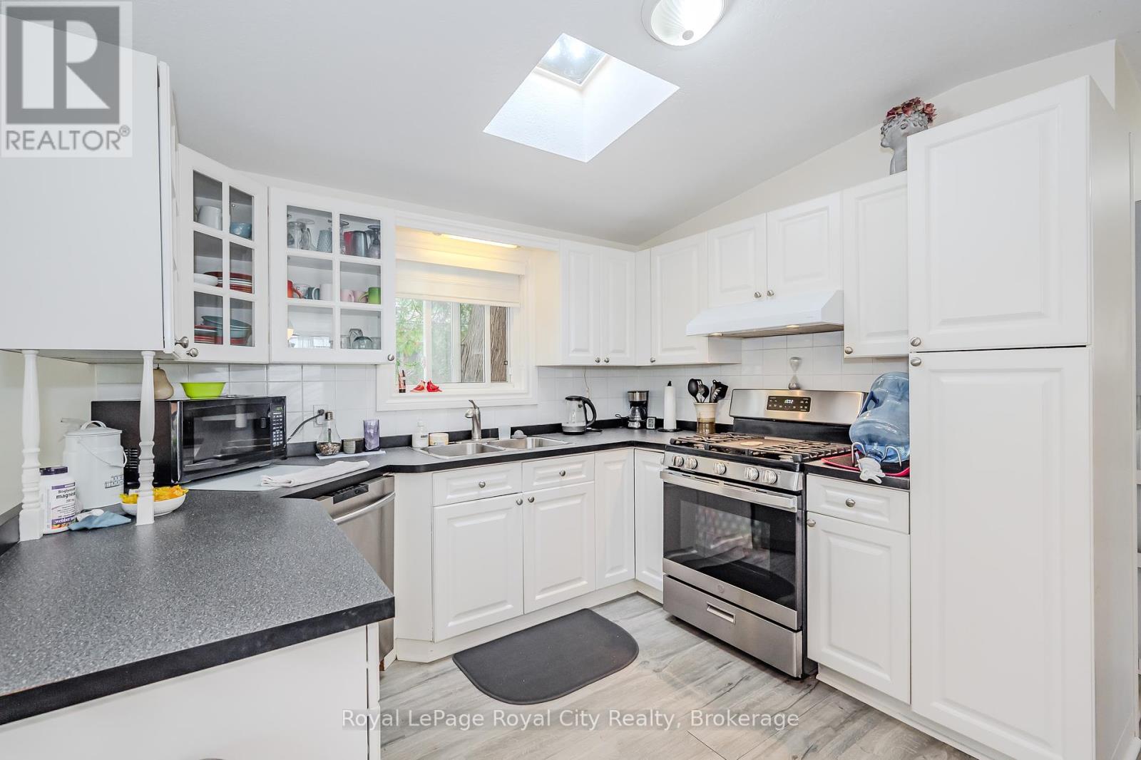 12 Bush Lane, Puslinch, Ontario  N0B 1C0 - Photo 18 - X12243123