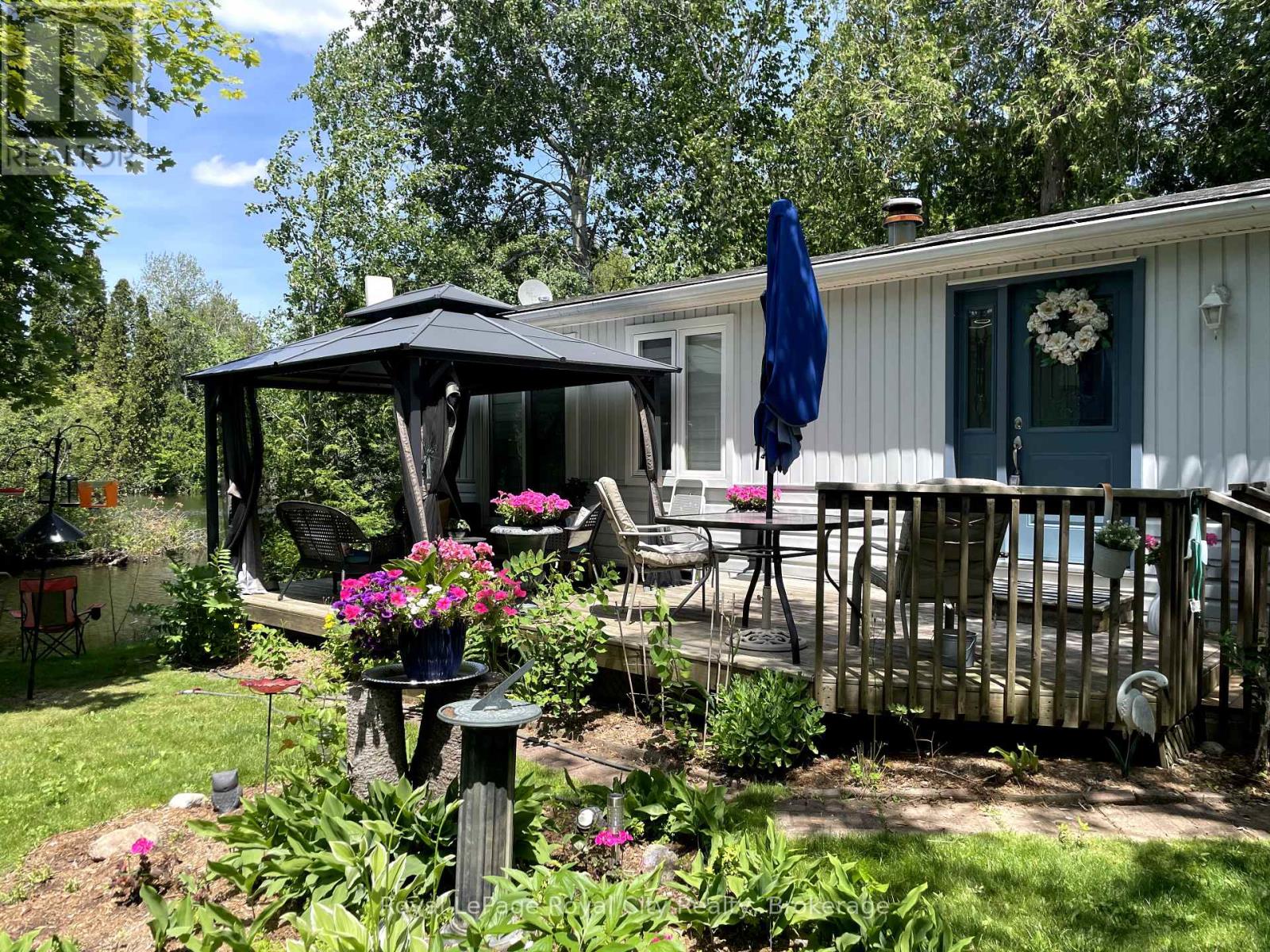 12 Bush Lane, Puslinch, Ontario  N0B 1C0 - Photo 2 - X12243123