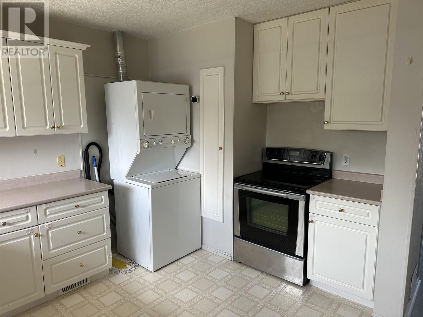 5858 Bryant Street, Burnaby, British Columbia  V5H 1X6 - Photo 6 - R3019620