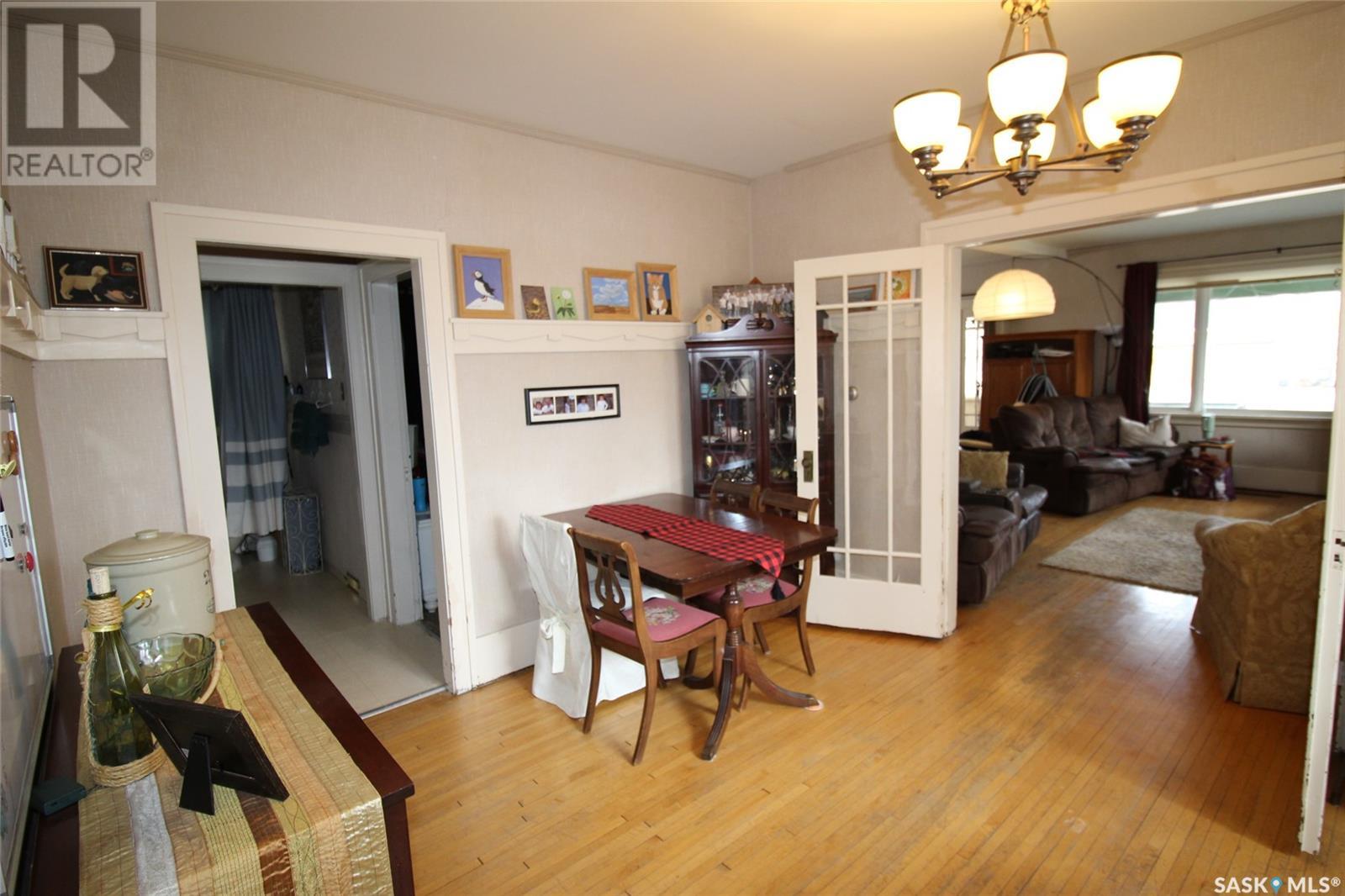663 2nd Street E, Shaunavon, Saskatchewan  S0N 2M0 - Photo 11 - SK000443