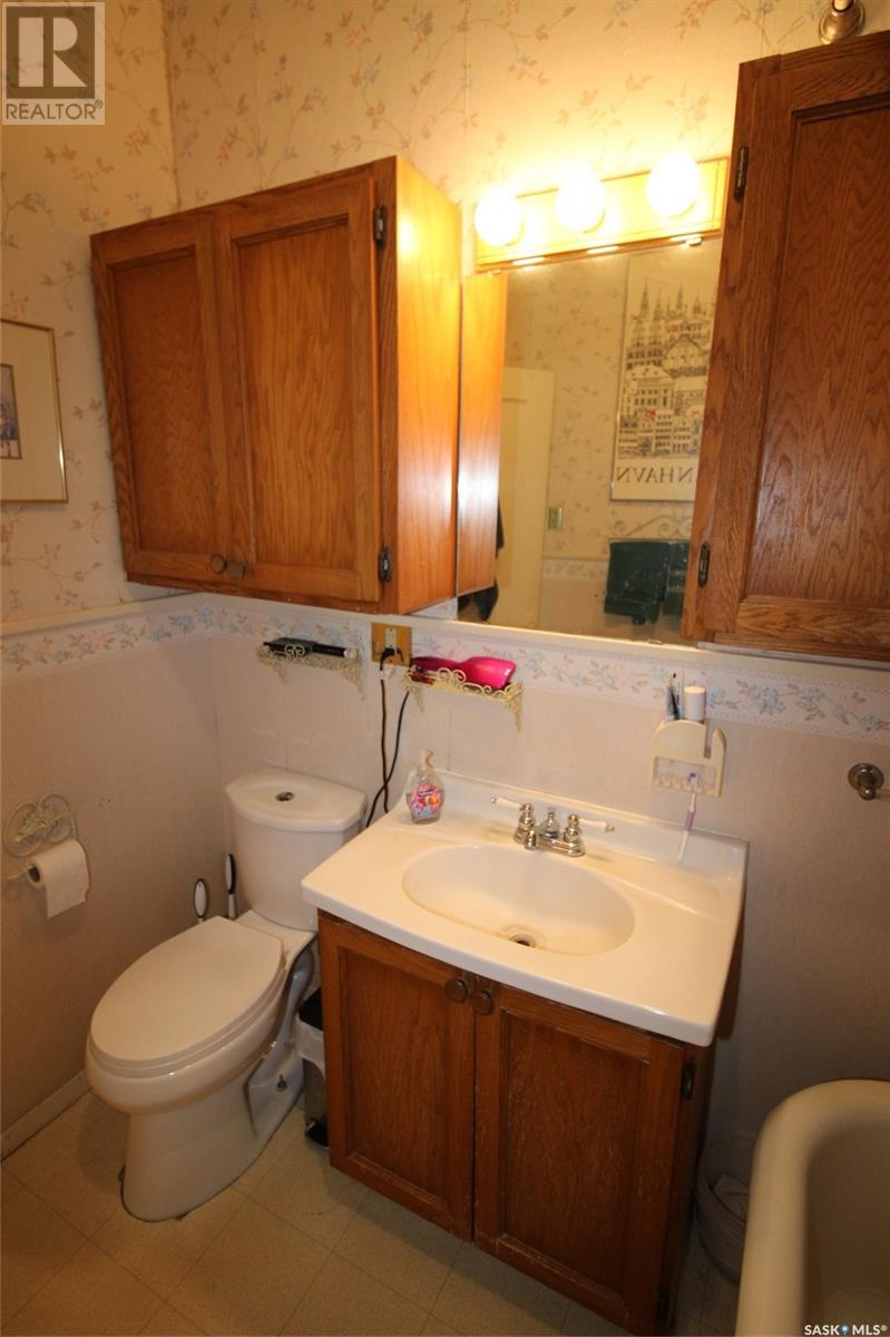 663 2nd Street E, Shaunavon, Saskatchewan  S0N 2M0 - Photo 20 - SK000443