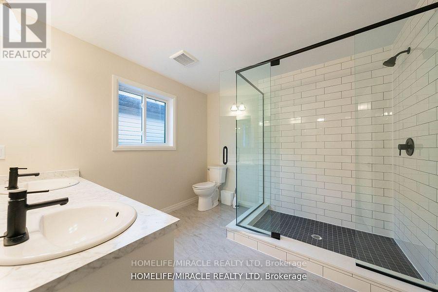 139 Siebert Avenue, Kitchener, Ontario  N2C 2A5 - Photo 11 - X12243109