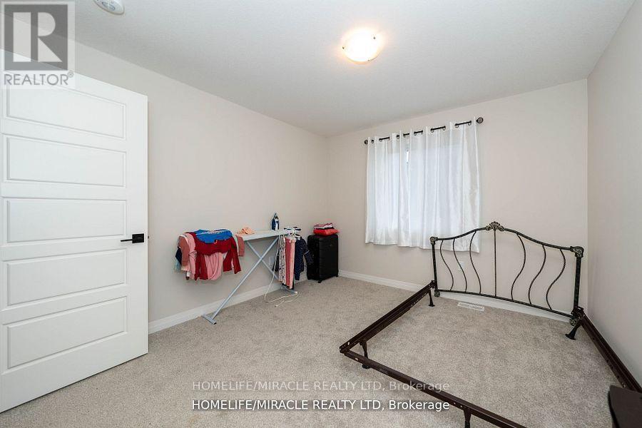 139 Siebert Avenue, Kitchener, Ontario  N2C 2A5 - Photo 12 - X12243109