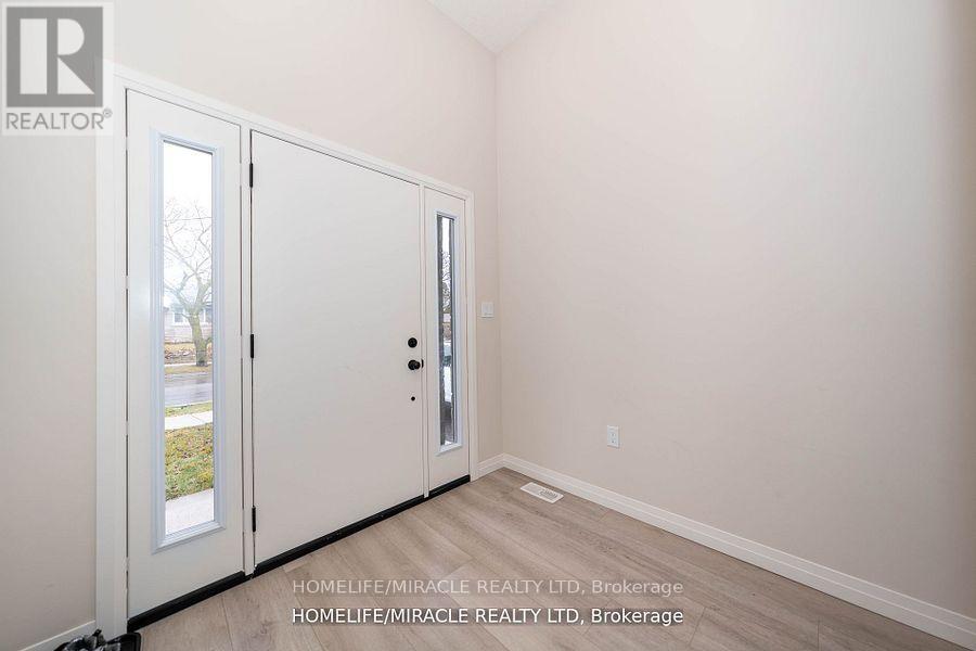 Property at 139 SIEBERT AVENUE image 3