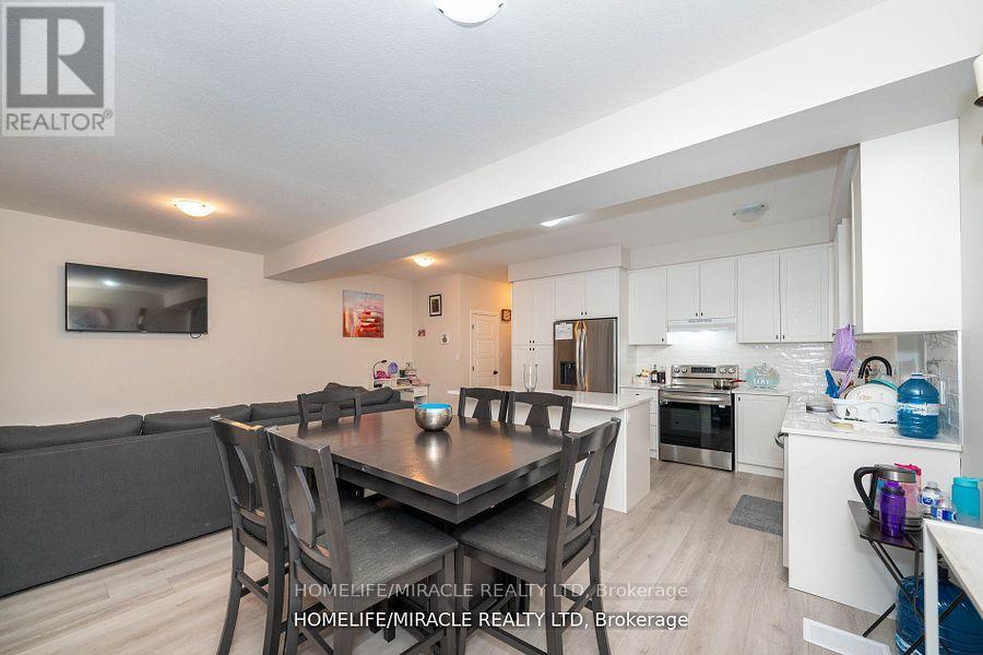 139 Siebert Avenue, Kitchener, Ontario  N2C 2A5 - Photo 6 - X12243109