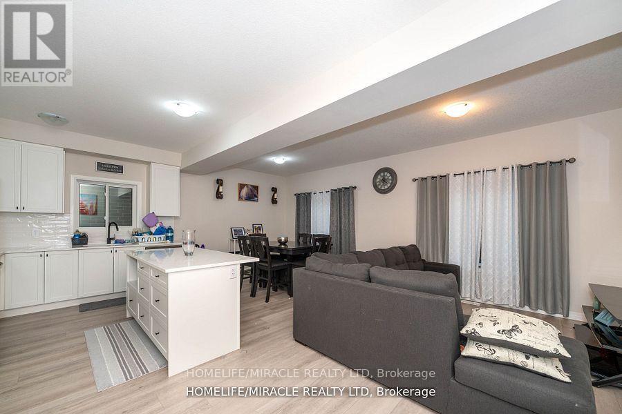 139 Siebert Avenue, Kitchener, Ontario  N2C 2A5 - Photo 7 - X12243109