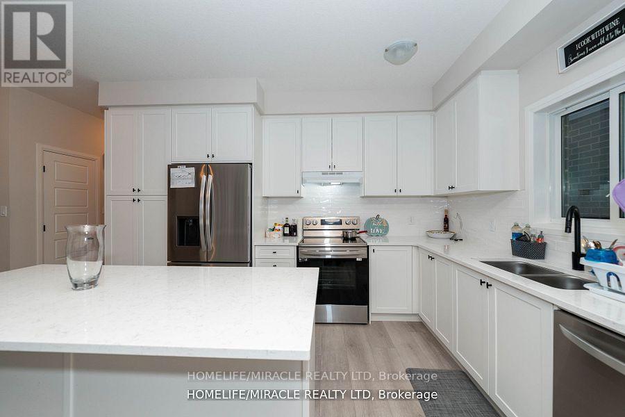 139 Siebert Avenue, Kitchener, Ontario  N2C 2A5 - Photo 8 - X12243109
