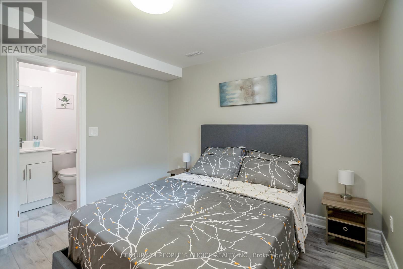 45 Chestnut Street W, St. Catharines, Ontario  L2T 2E5 - Photo 31 - X12243125