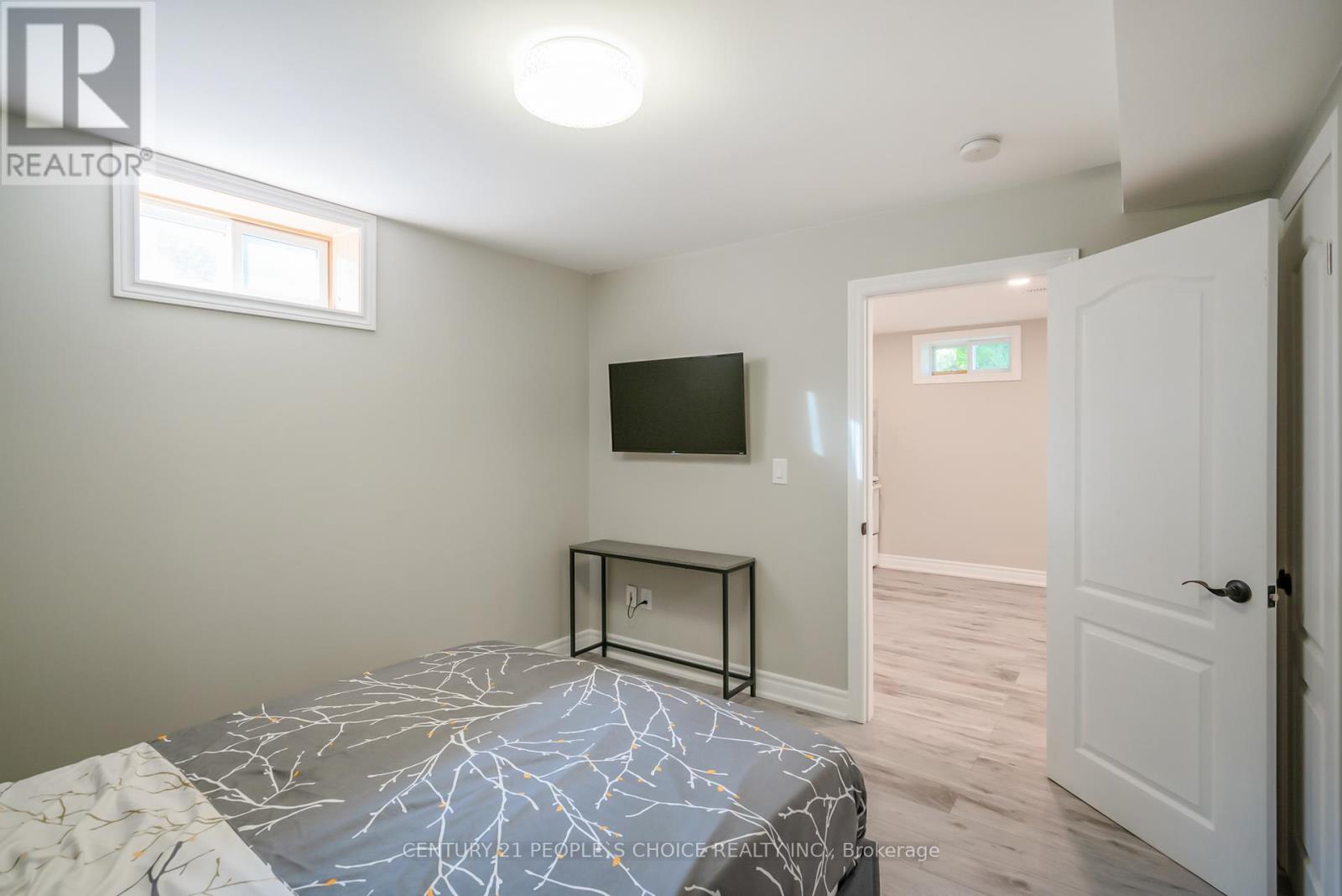 45 Chestnut Street W, St. Catharines, Ontario  L2T 2E5 - Photo 32 - X12243125