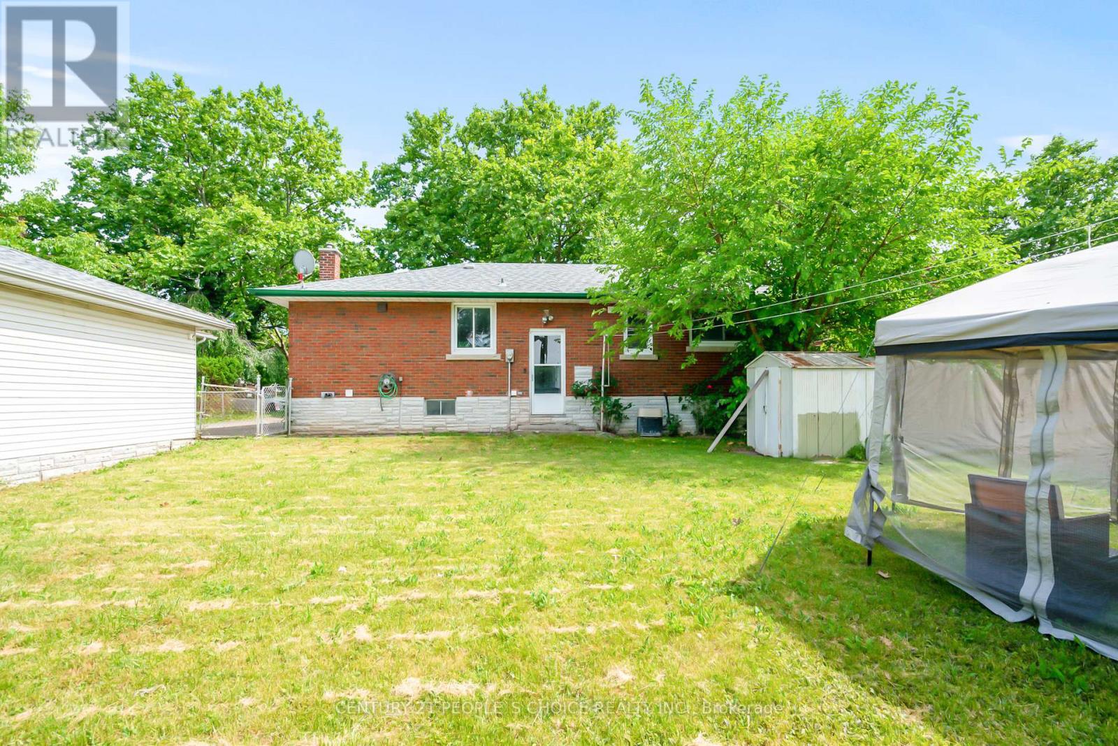 45 Chestnut Street W, St. Catharines, Ontario  L2T 2E5 - Photo 8 - X12243125