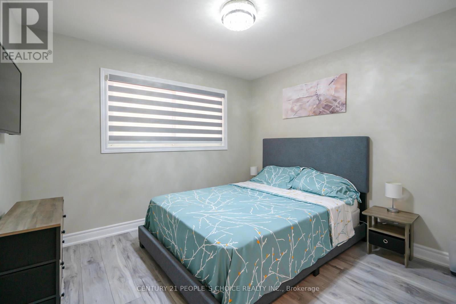 45 Chestnut Street W, St. Catharines, Ontario  L2T 2E5 - Photo 9 - X12243125