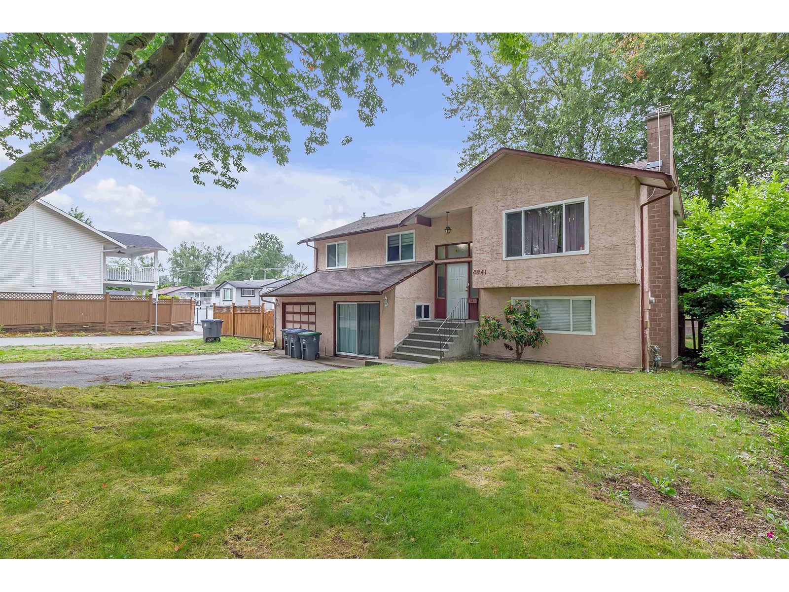 8841 140a Street, Surrey, British Columbia  V3V 7H1 - Photo 2 - R3018207