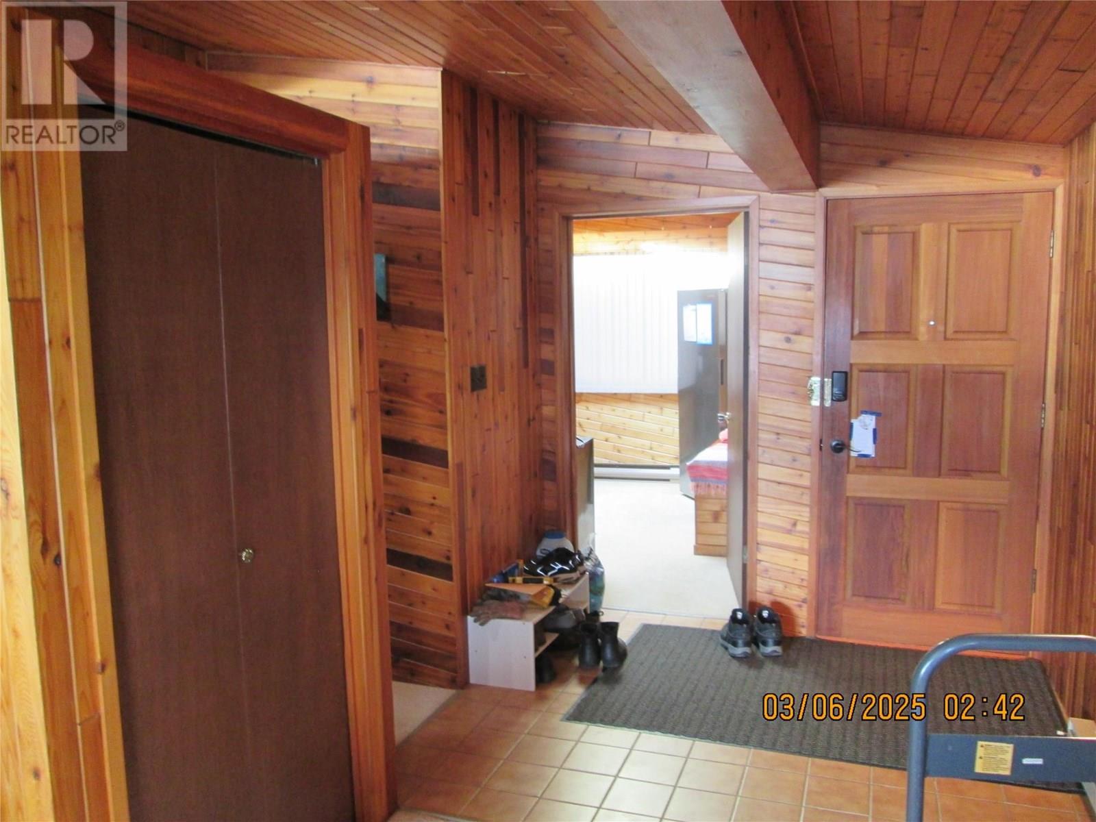 Property at 5305 Meadow Creek Crescent image 2