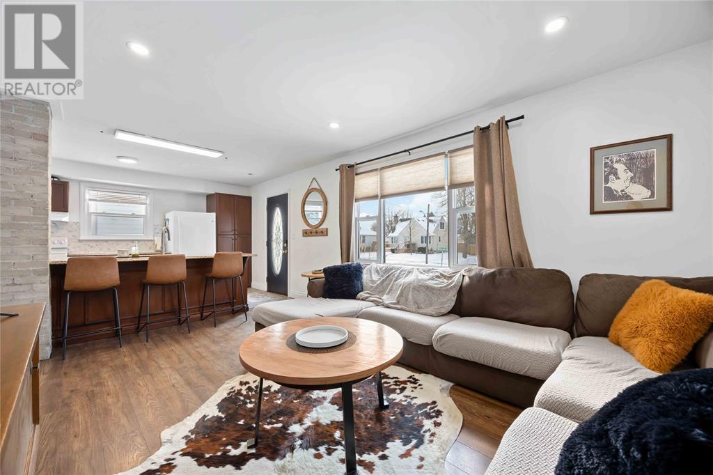 Property at 898 WOODLAND AVENUE image 4
