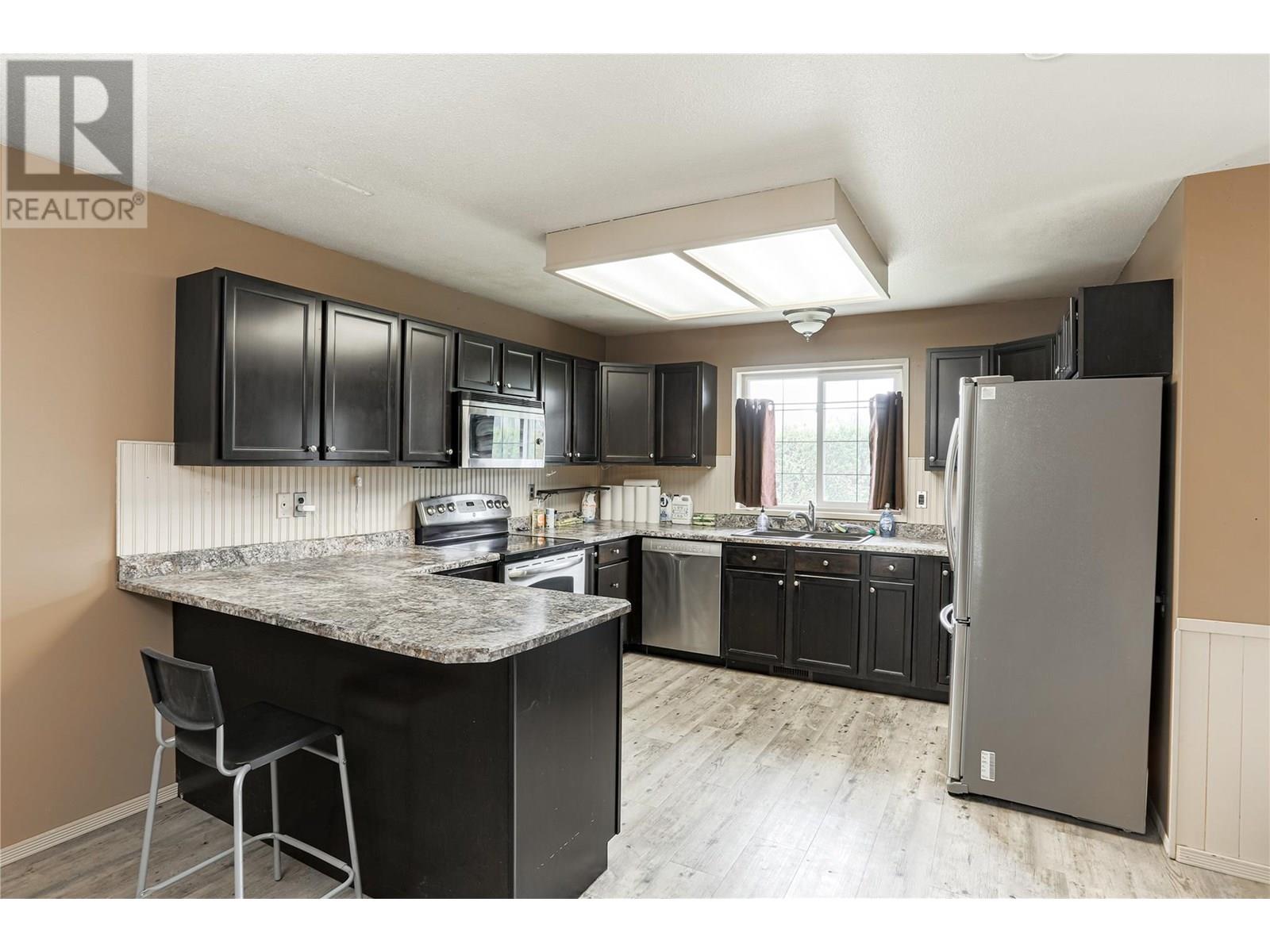 Property at 785 Clement Avenue image 3