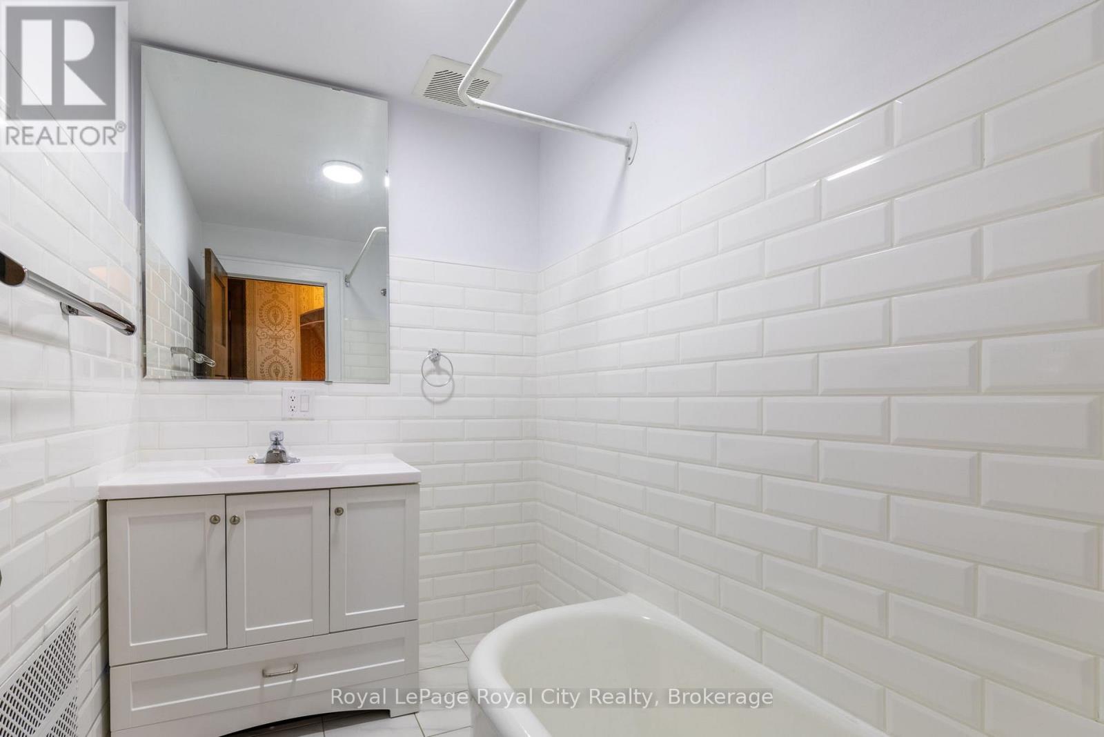 76 London Road W, Guelph (Exhibition Park), Ontario  N1H 2B7 - Photo 18 - X12243184